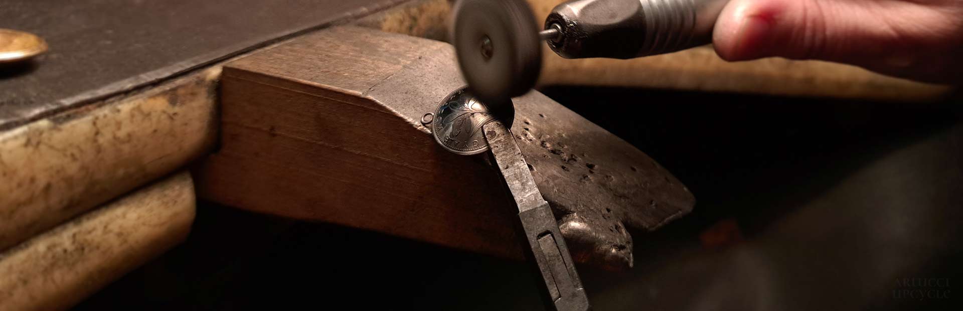 Polishing jewelry in the Artucci Workshop